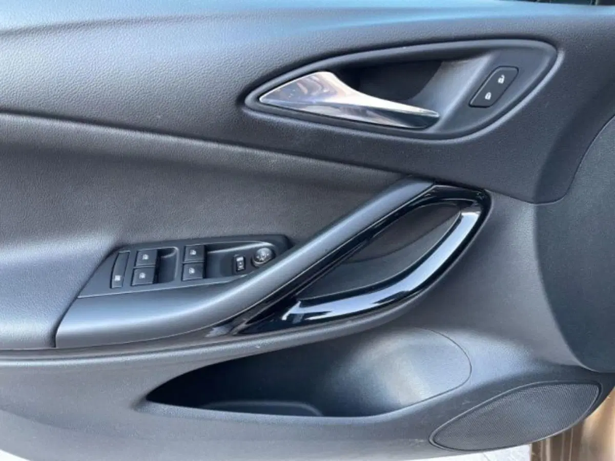 Opel Astra usata a Ancona (13)