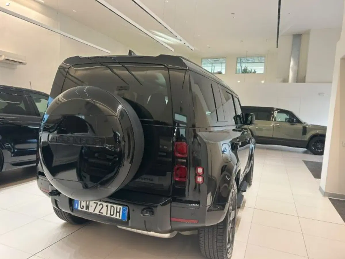 Land Rover Defender usata a Lucca (4)