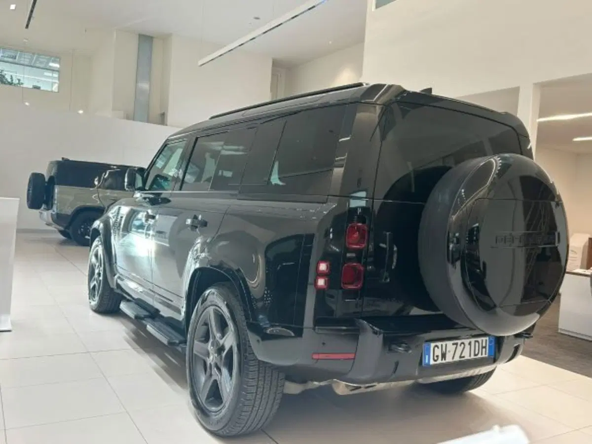 Land Rover Defender usata a Lucca (5)