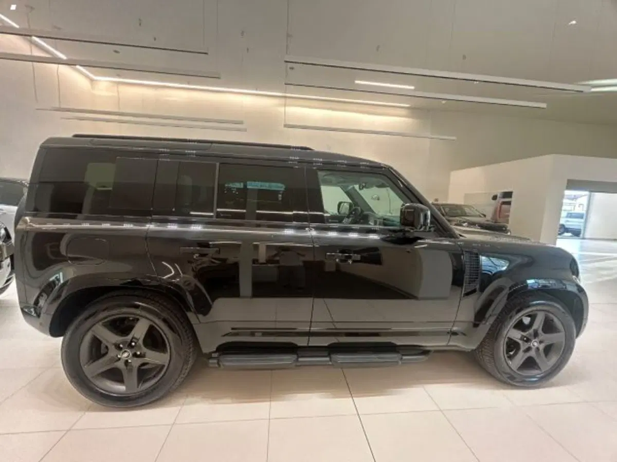 Land Rover Defender usata a Lucca (6)