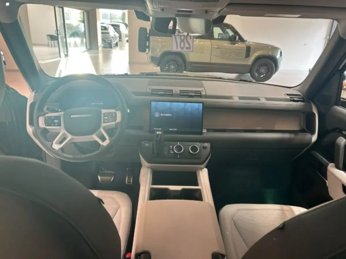 Land Rover Defender usata a Lucca (7)