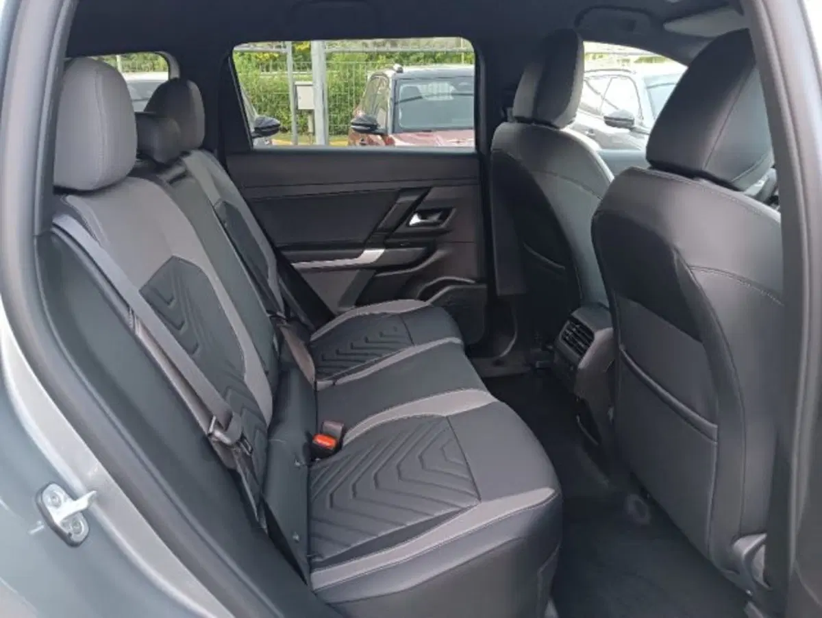 Jeep Compass nuova a Brescia (18)