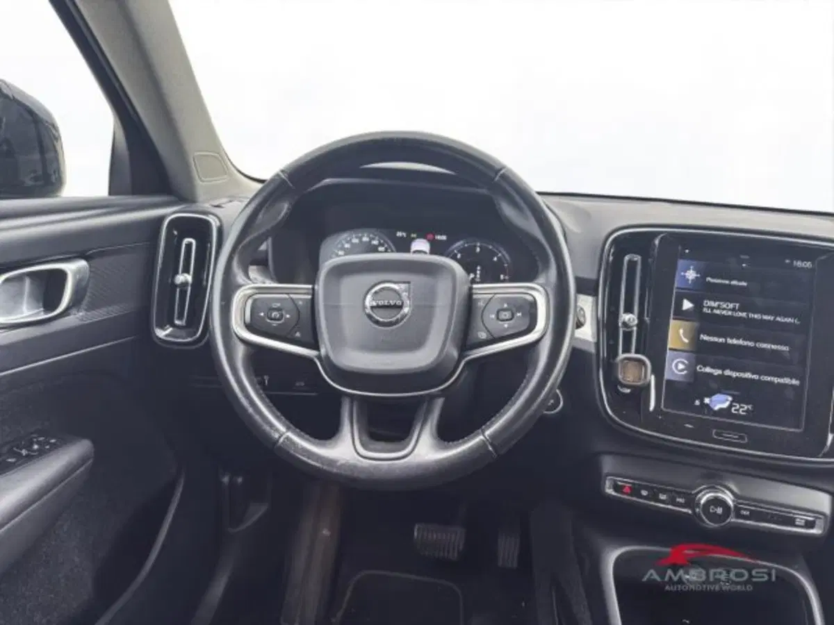 Volvo XC40 usata a Perugia (13)