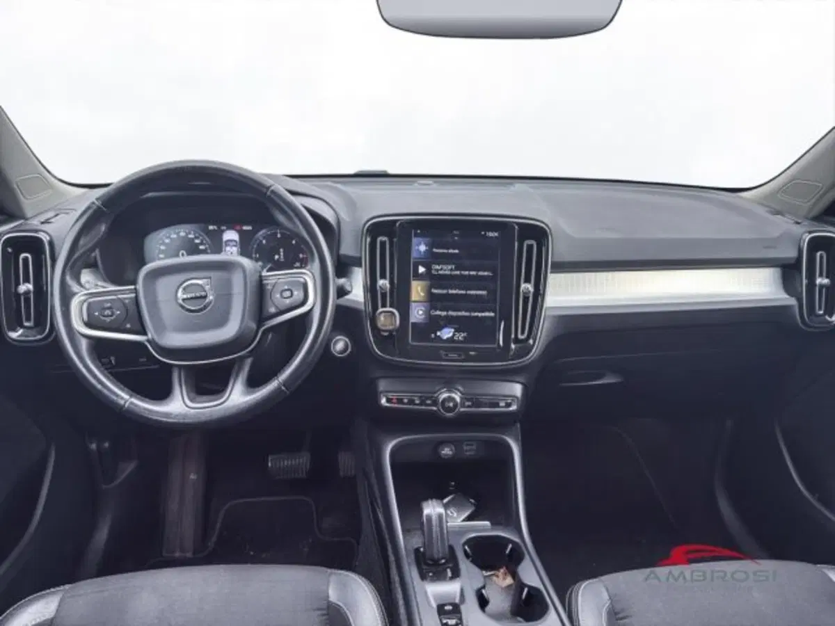 Volvo XC40 usata a Perugia (14)