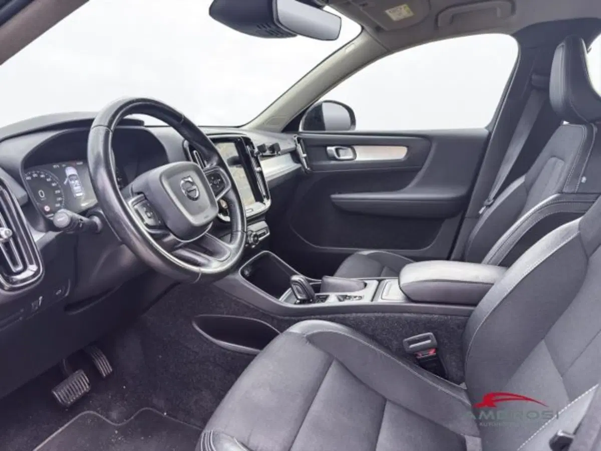 Volvo XC40 usata a Perugia (9)