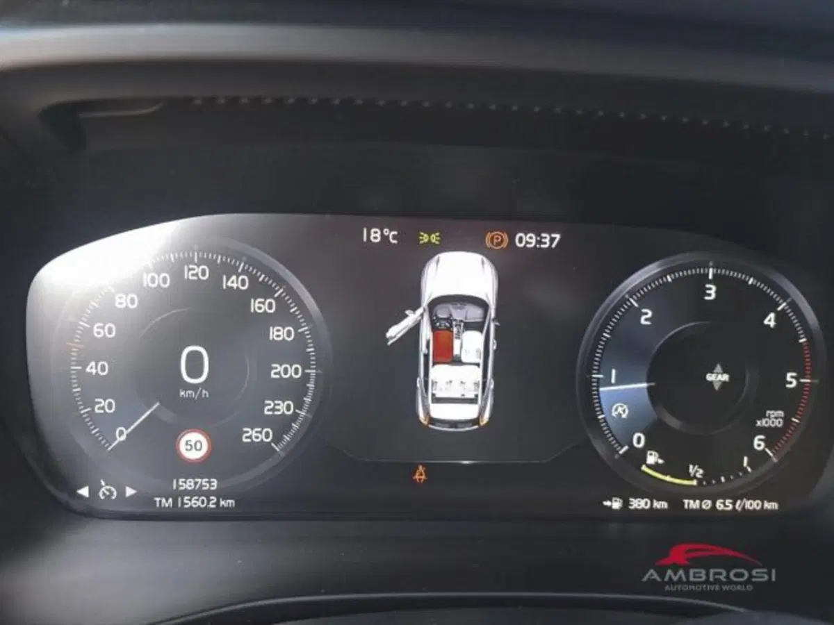 Volvo XC40 usata a Perugia (11)