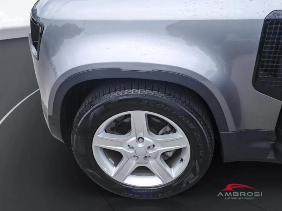 Land Rover Defender usata a Perugia (11)