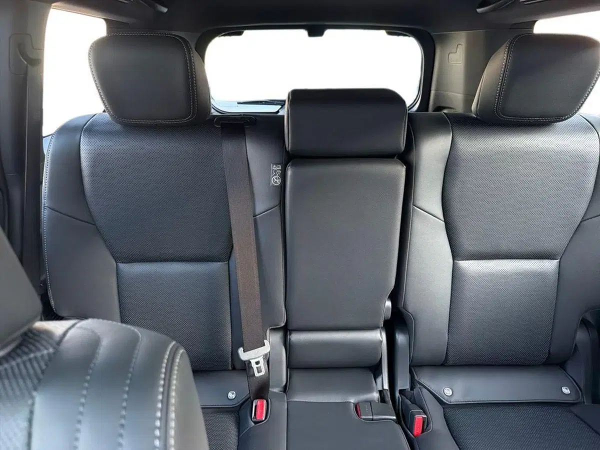 Toyota Land Cruiser nuova a Vicenza (10)
