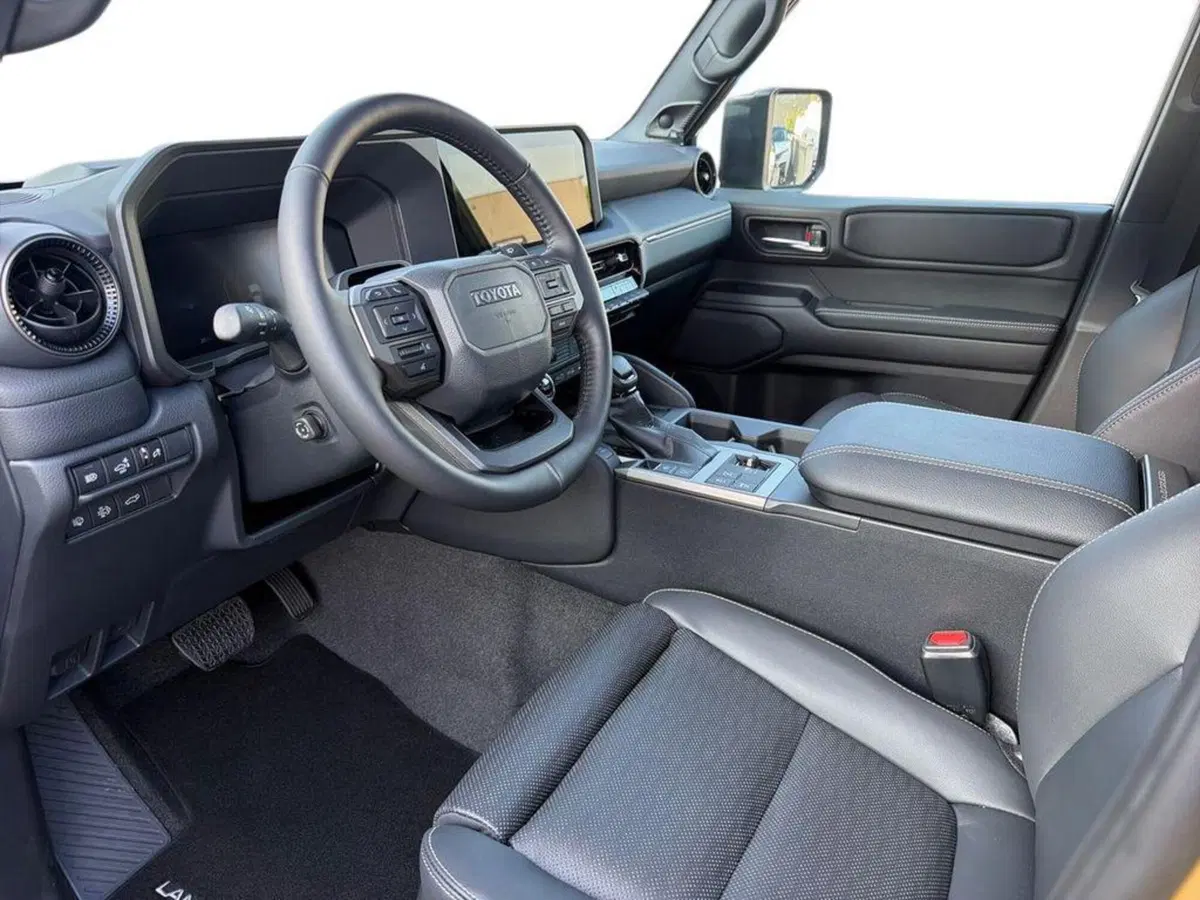 Toyota Land Cruiser nuova a Vicenza (6)