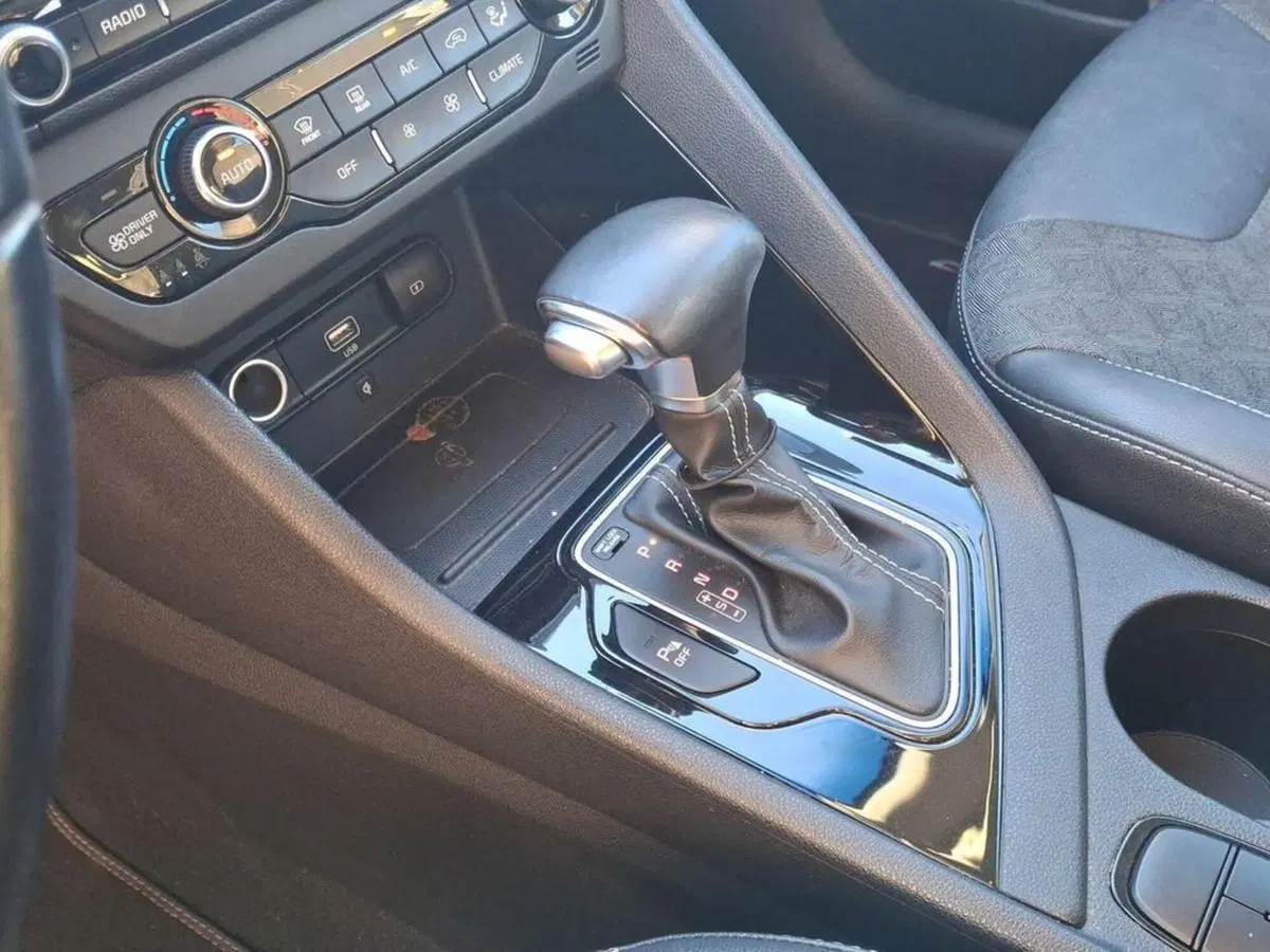 Kia Niro usata a Roma (12)