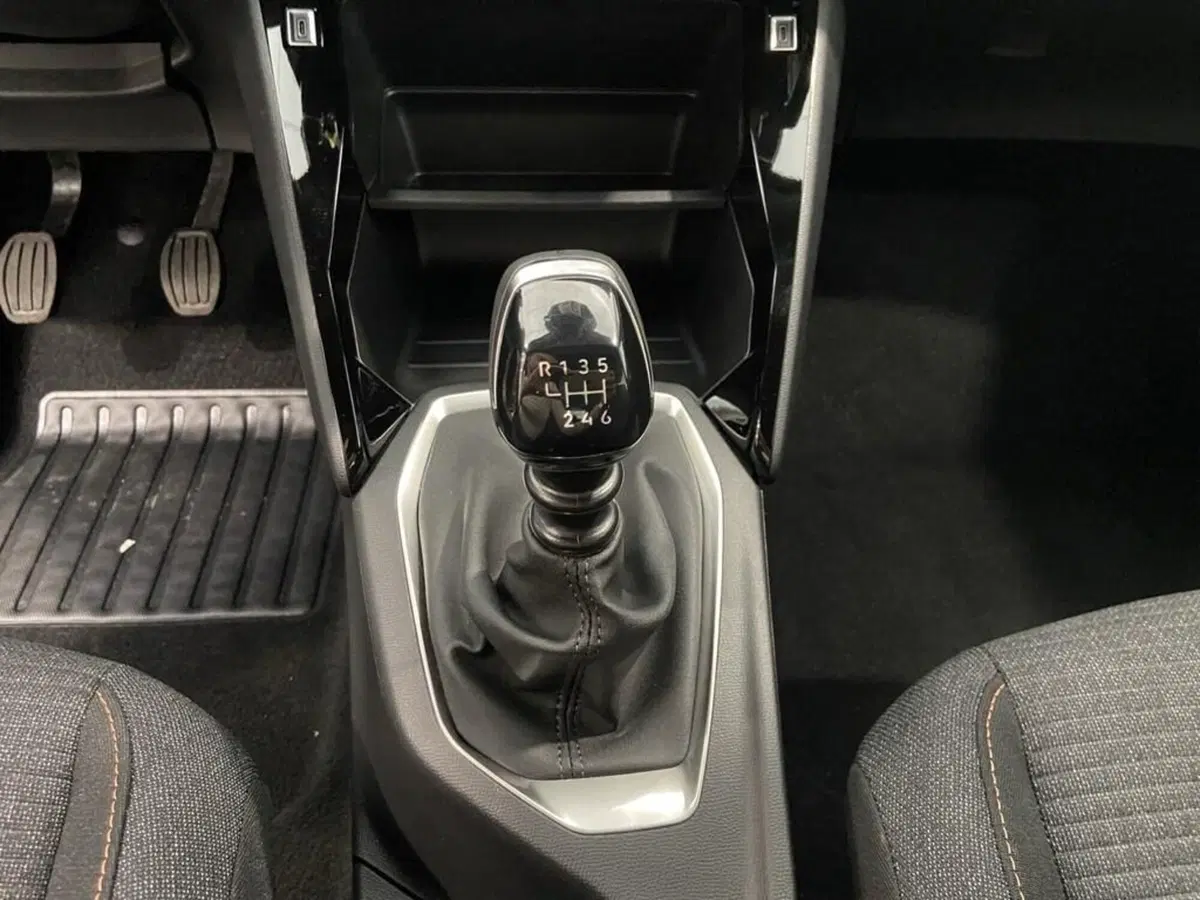 Peugeot 2008 nuova a Torino (12)