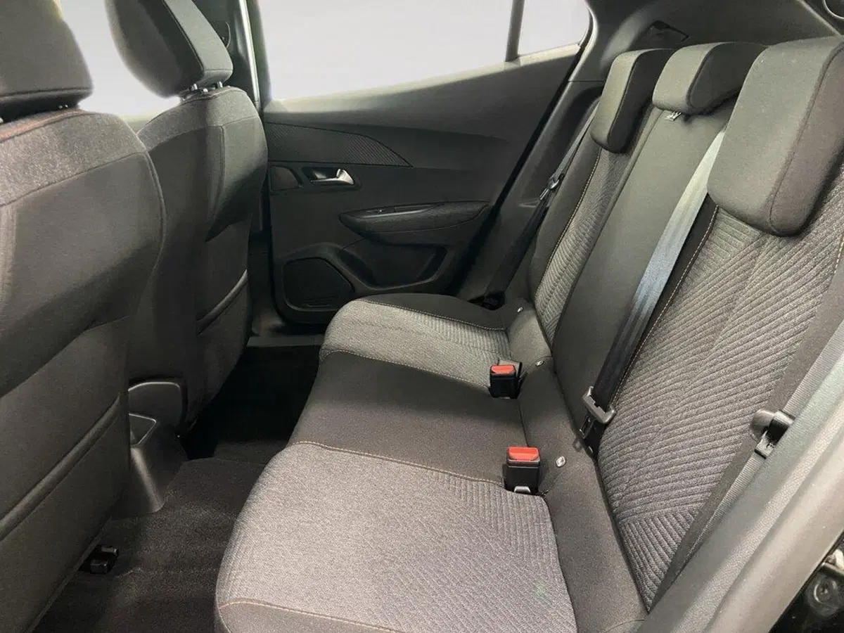 Peugeot 2008 nuova a Torino (8)