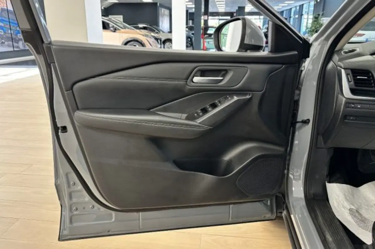 Nissan Qashqai usata a Latina (12)