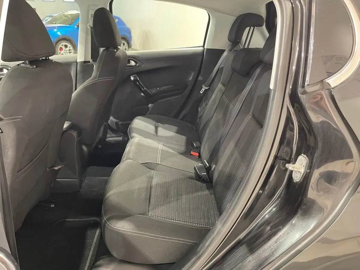 Peugeot 208 usata a Sondrio (11)