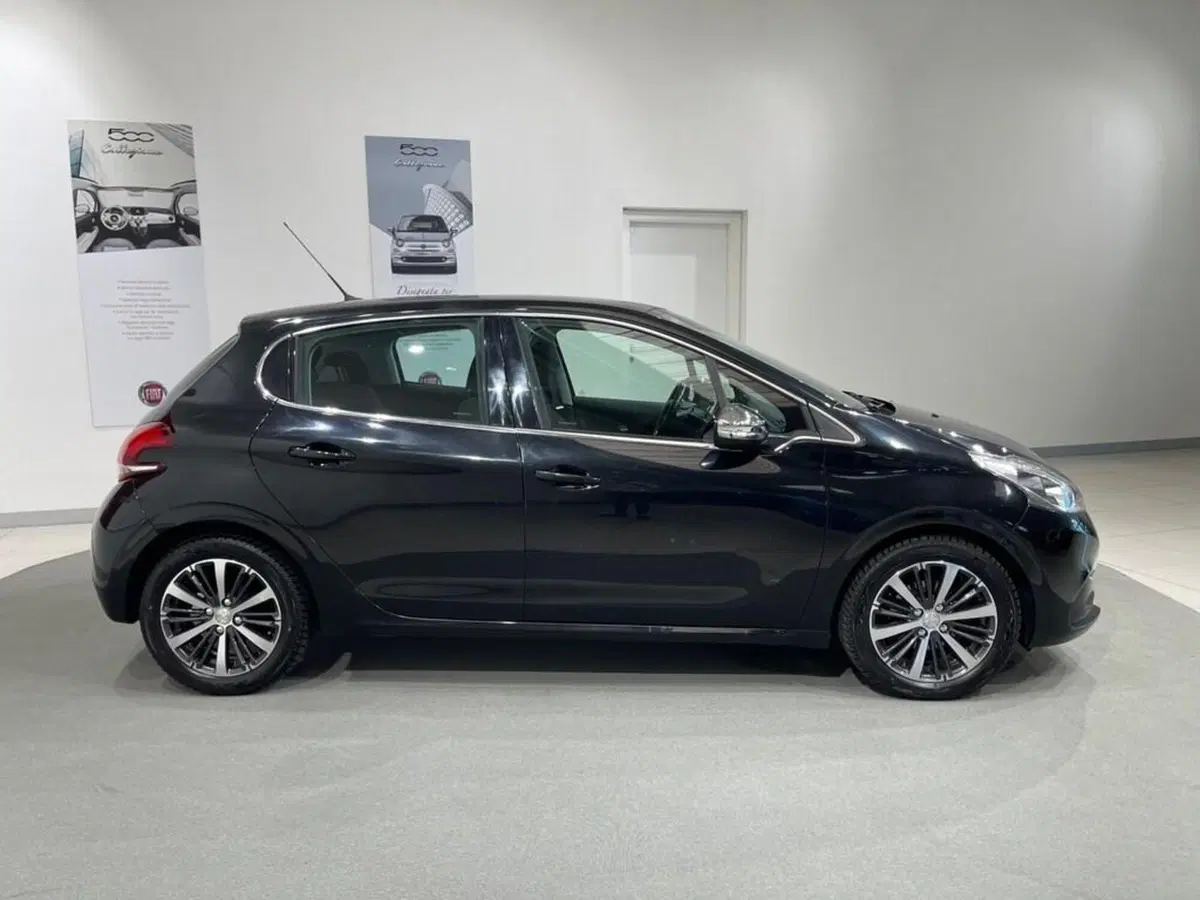 Peugeot 208 usata a Sondrio (2)