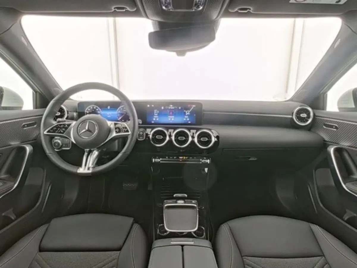 Mercedes-Benz Classe A Sedan usata a Novara (8)