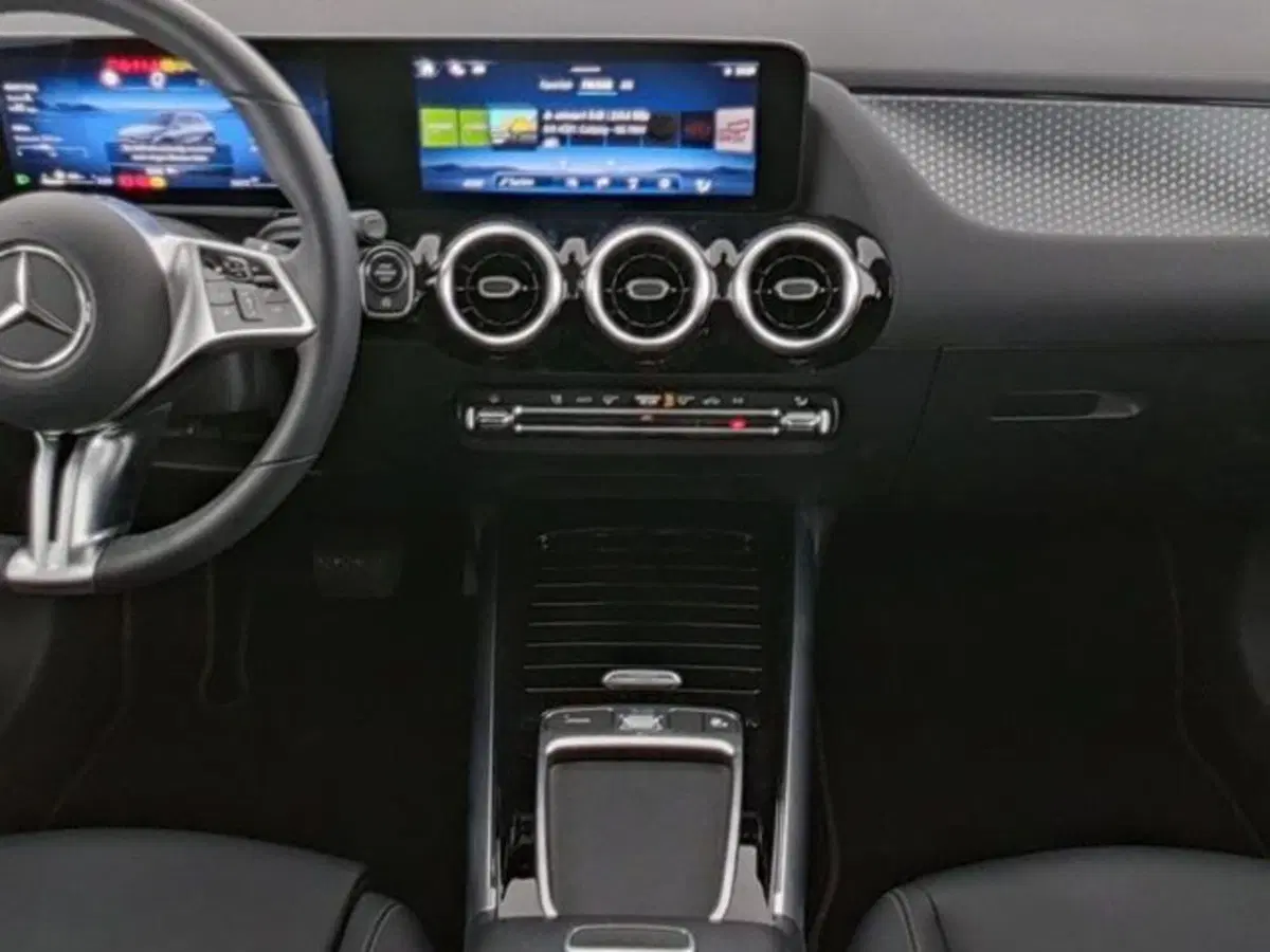 Mercedes-Benz GLA SUV usata a Novara (7)