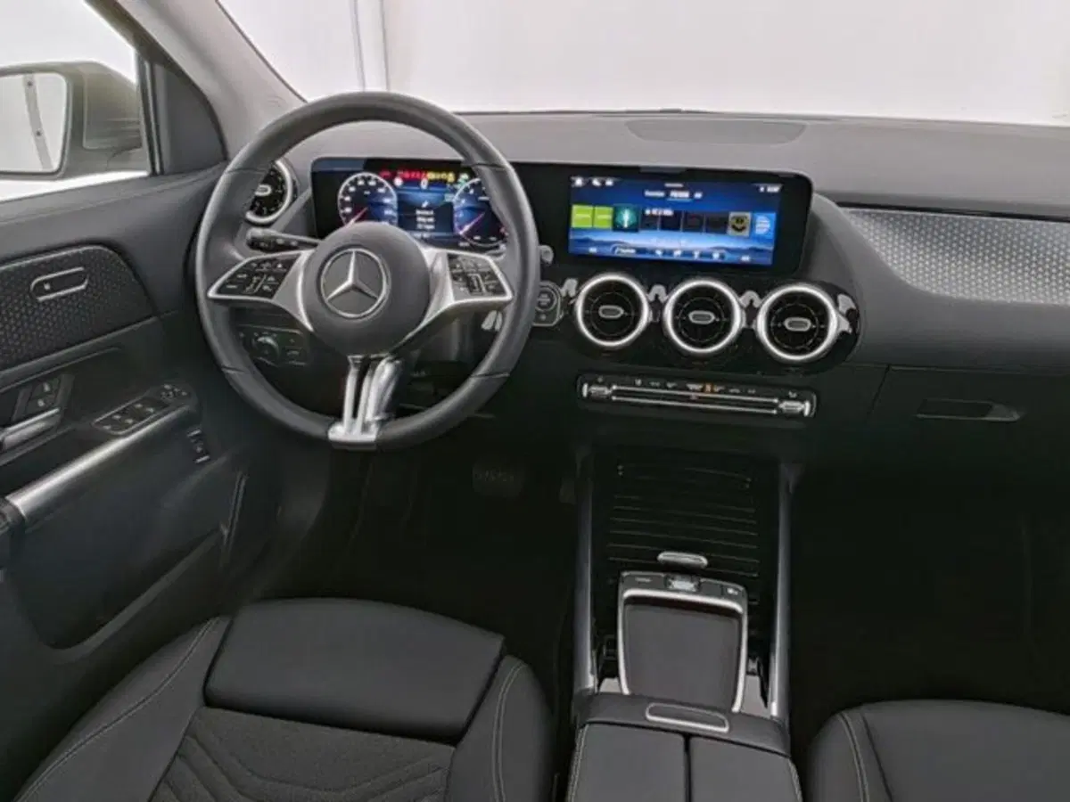 Mercedes-Benz GLA SUV usata a Novara (6)