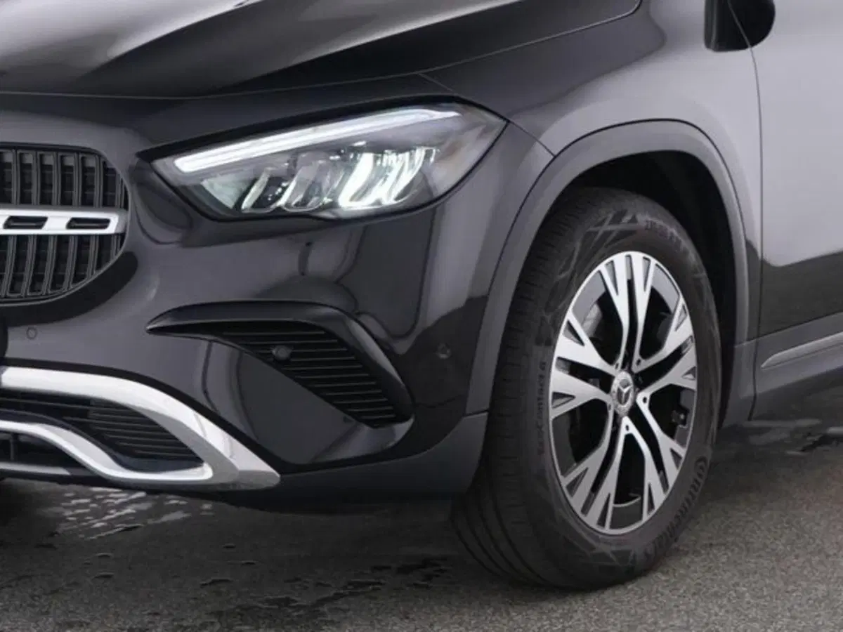 Mercedes-Benz GLA SUV usata a Novara (2)