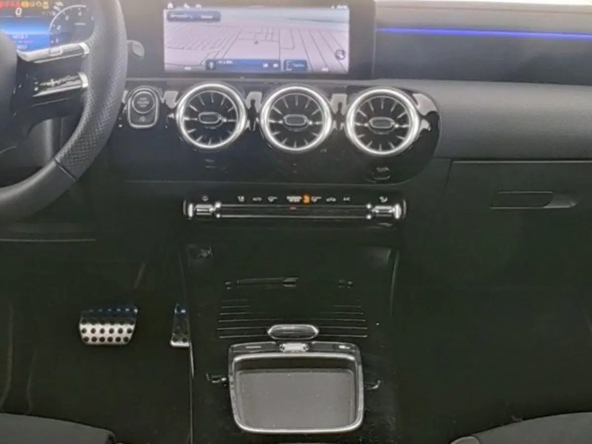 Mercedes-Benz CLA Shooting Brake usata a Novara (5)
