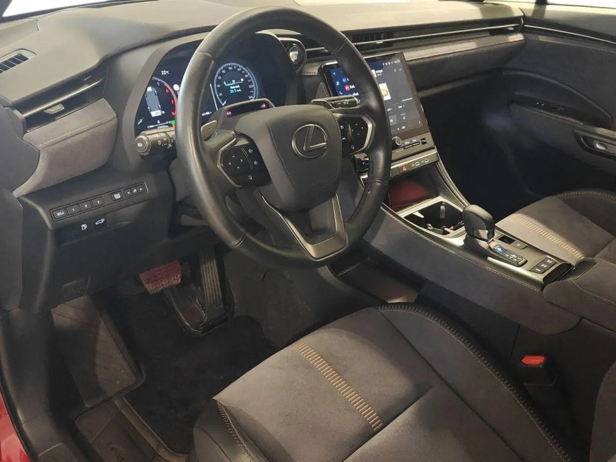 Lexus LBX usata a Genova (7)