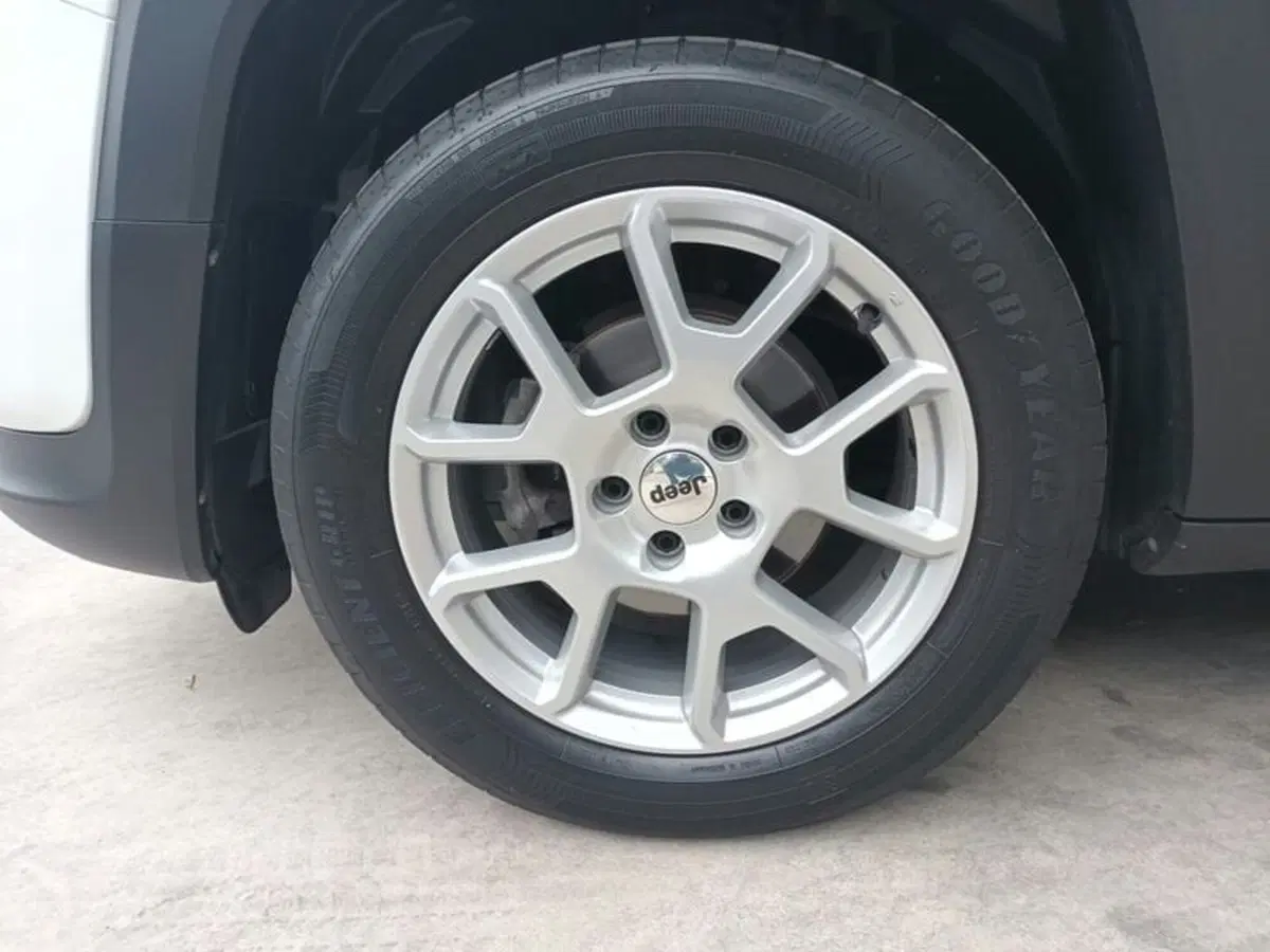 Jeep Renegade usata a Bari (11)