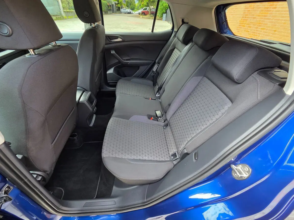 Volkswagen T-Cross usata a Torino (12)