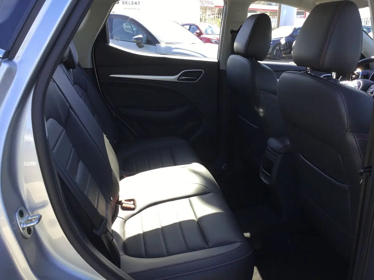 Mg ZS usata a Napoli (7)