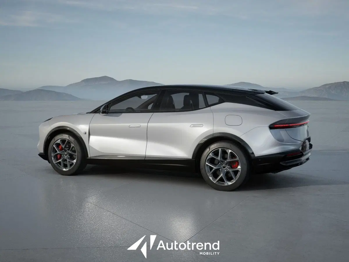 Lotus Eletre nuova a Bari (9)