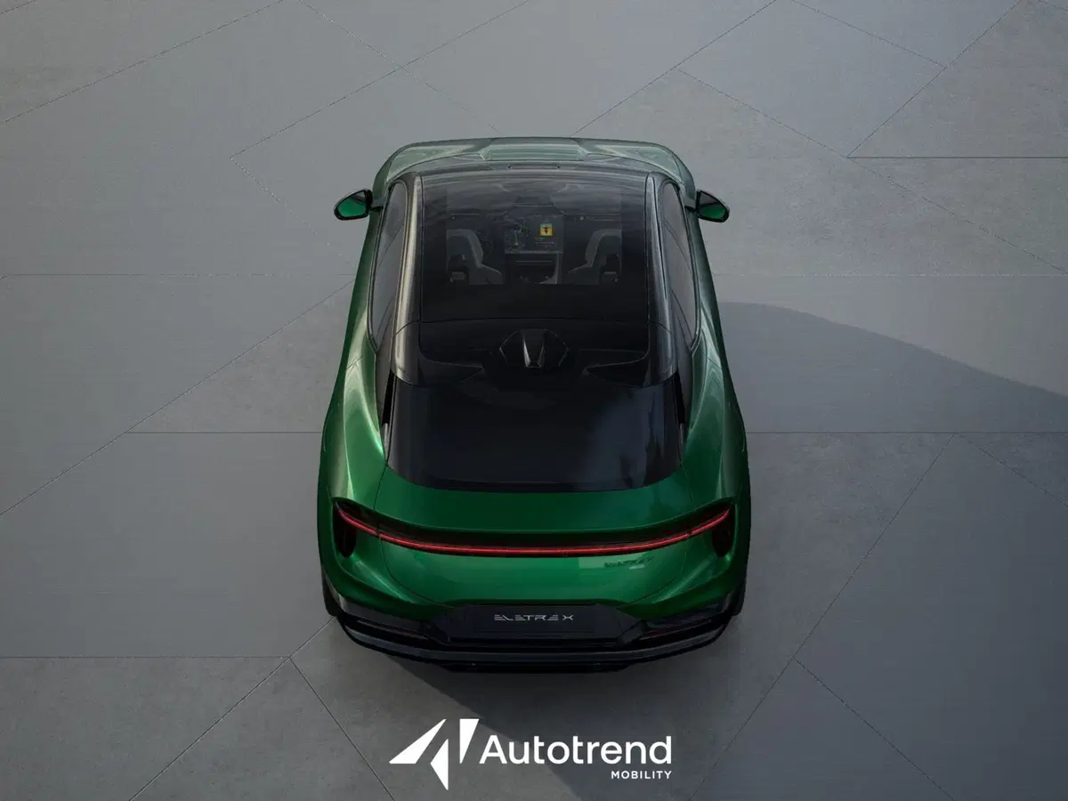 Lotus Eletre nuova a Bari (7)