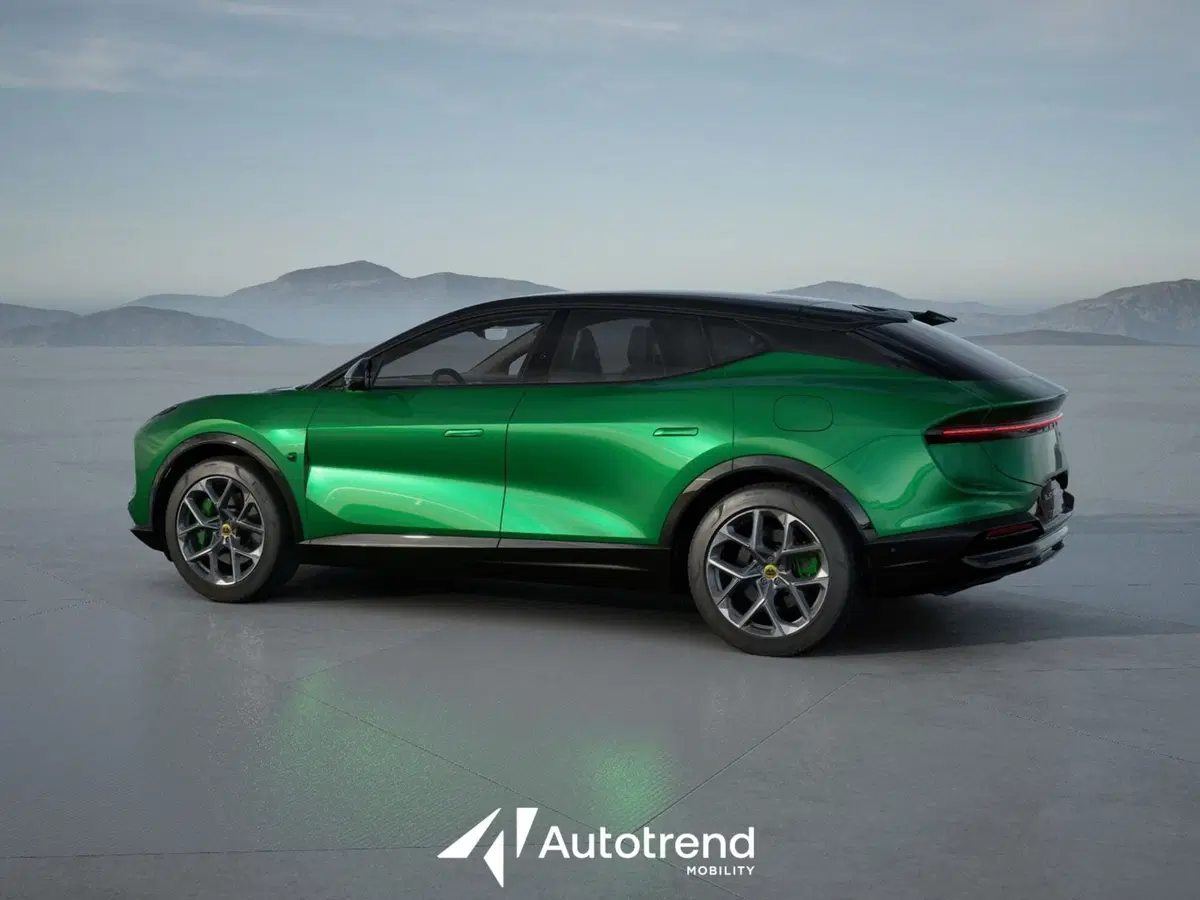 Lotus Eletre nuova a Bari (9)