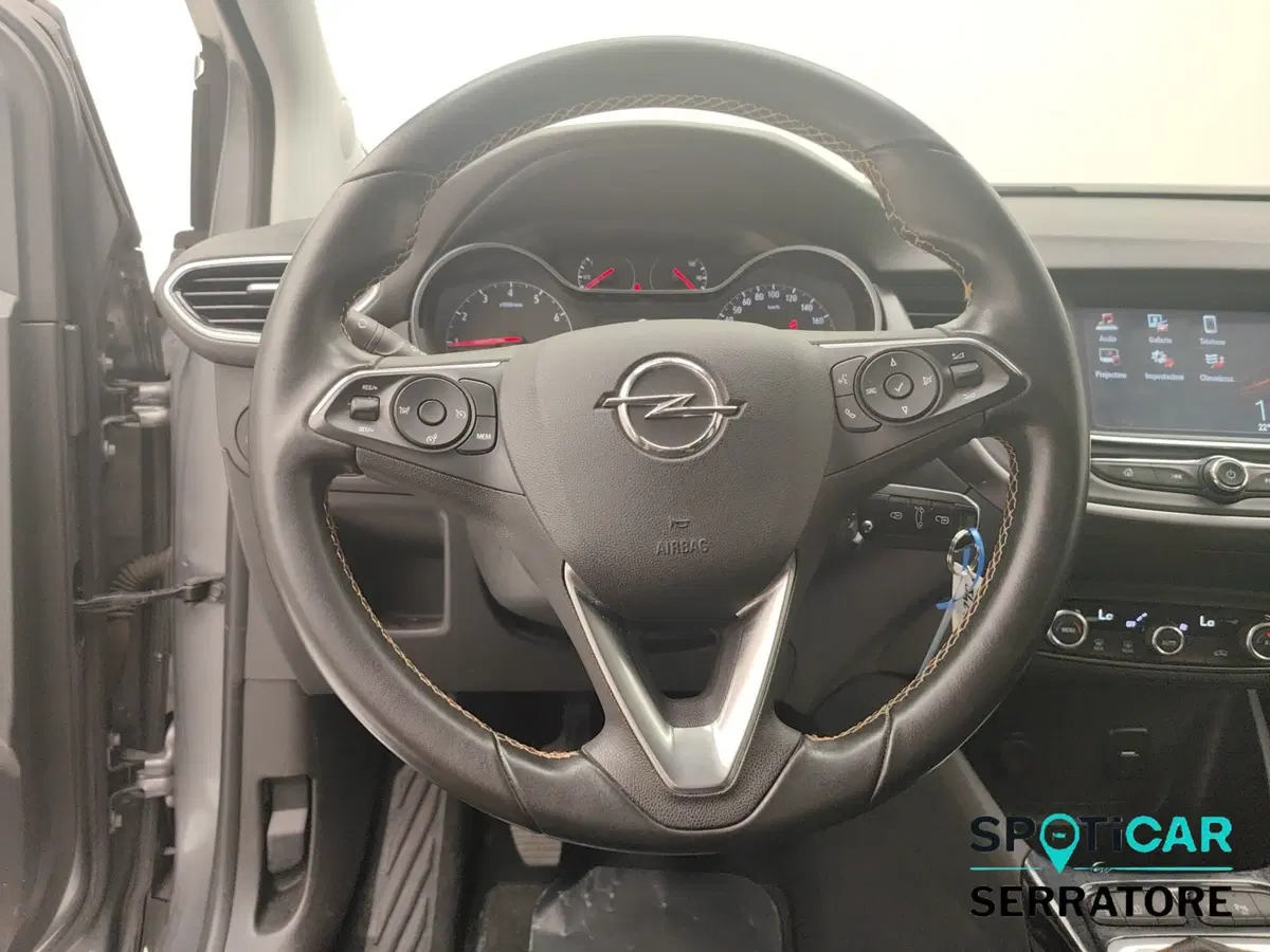 Opel Crossland X usata a Como (15)