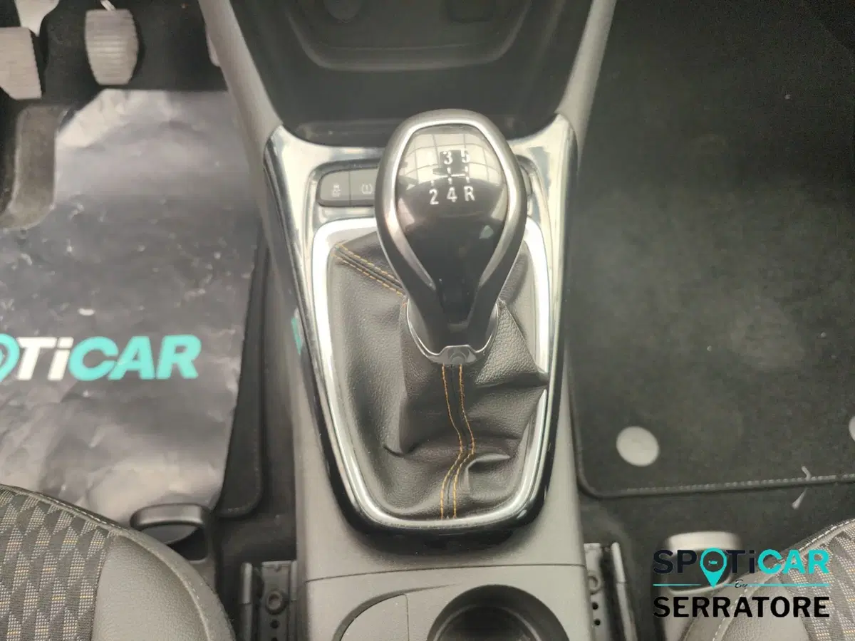 Opel Crossland X usata a Como (17)