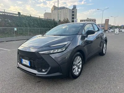 Toyota Toyota C-HR 1.8 hev Active fwd e-cvt del 2024 usata a Piacenza