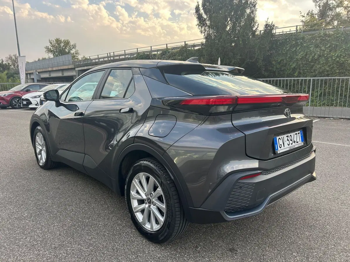 Toyota Toyota C-HR usata a Piacenza (5)