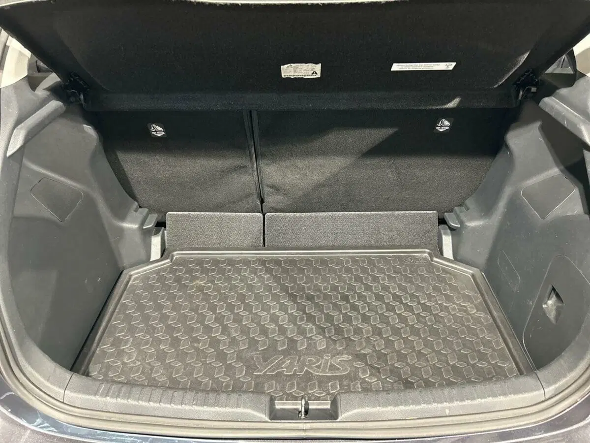 Toyota Yaris Cross usata a Lecco (13)