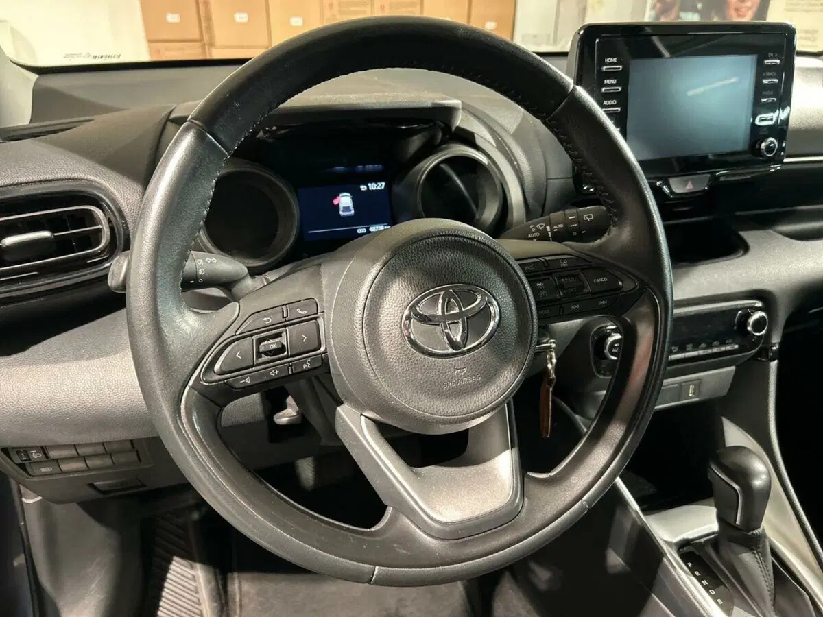 Toyota Yaris Cross usata a Lecco (15)