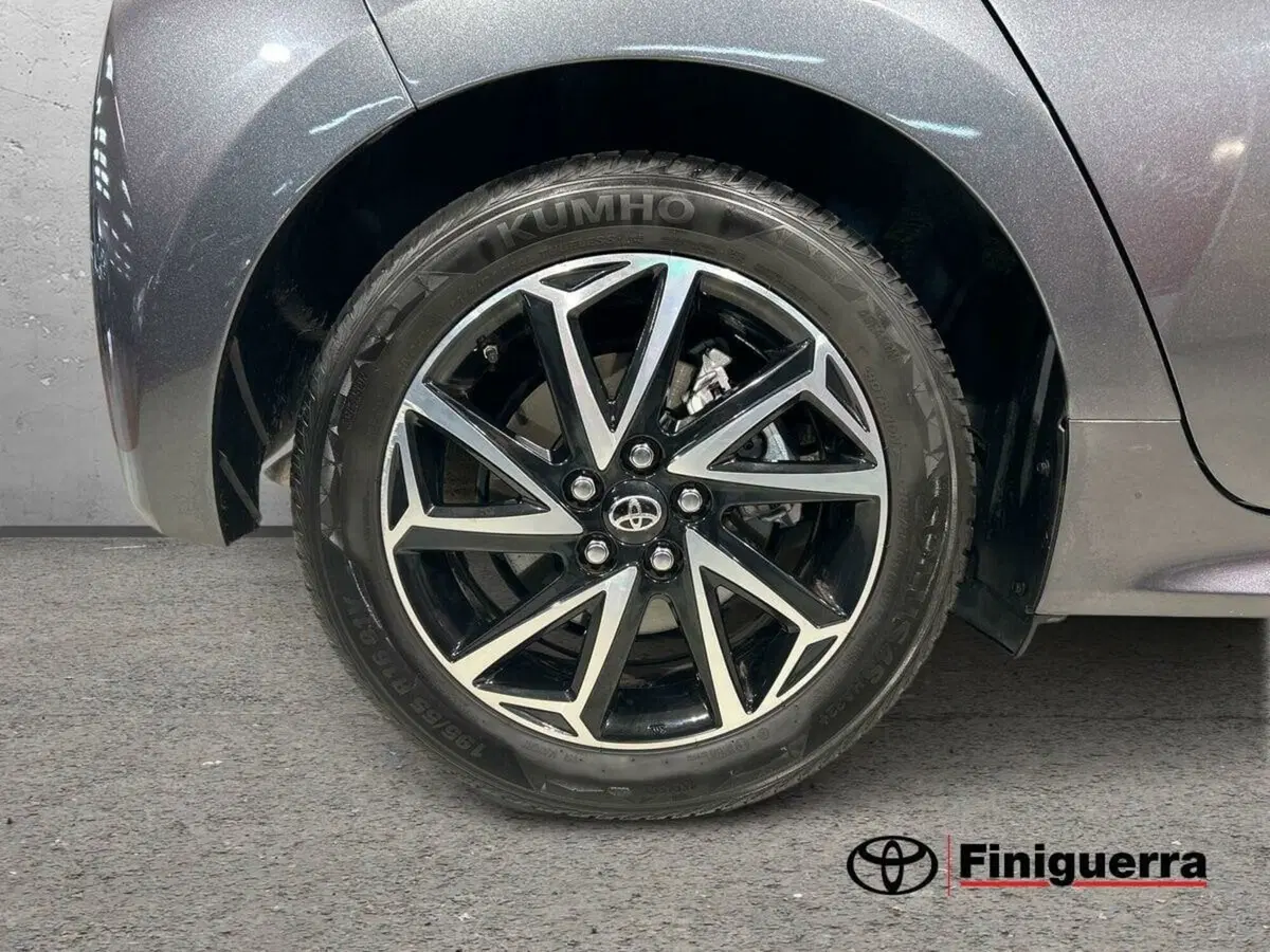 Toyota Yaris Cross usata a Lecco (8)