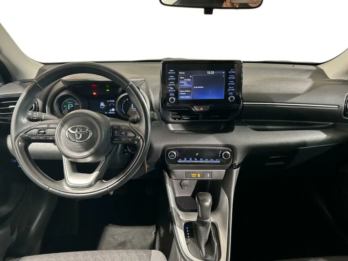 Toyota Yaris Cross usata a Lecco (9)