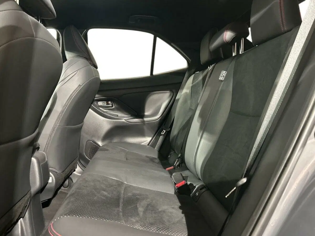 Toyota Yaris Cross usata a Lecco (12)