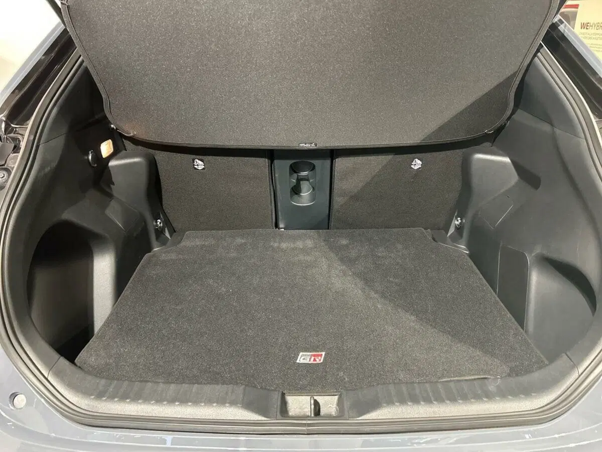 Toyota Yaris Cross usata a Lecco (13)