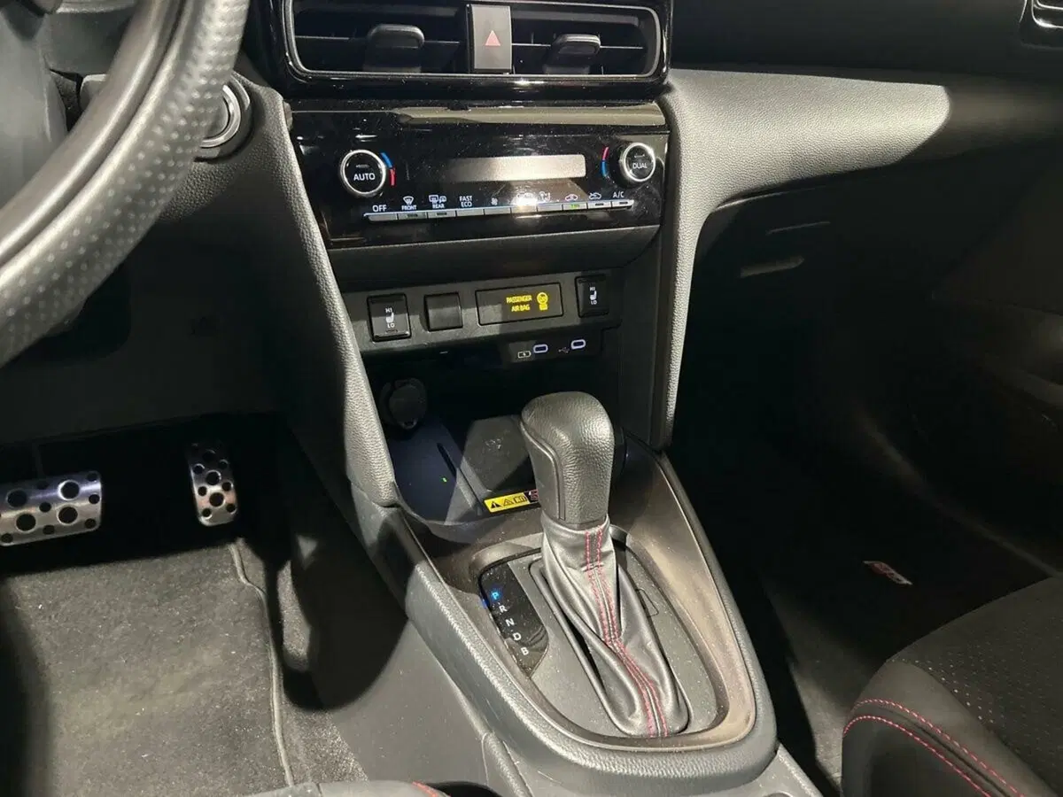 Toyota Yaris Cross usata a Lecco (14)