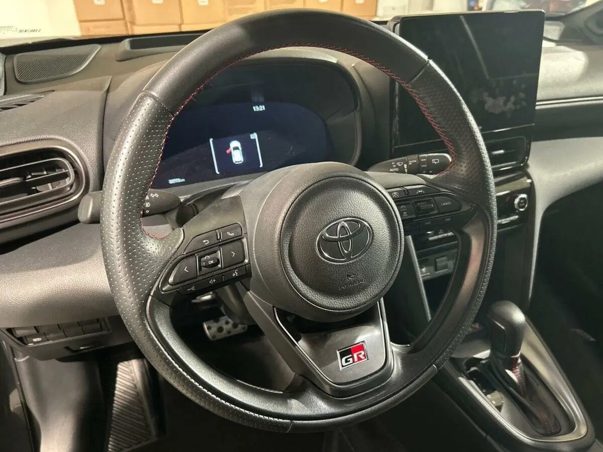 Toyota Yaris Cross usata a Lecco (15)