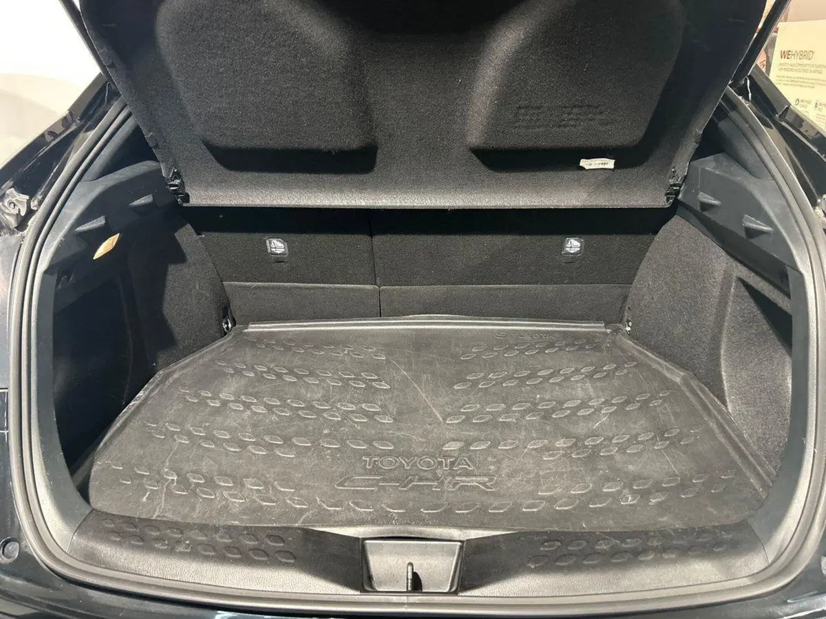 Toyota Toyota C-HR usata a Lecco (13)
