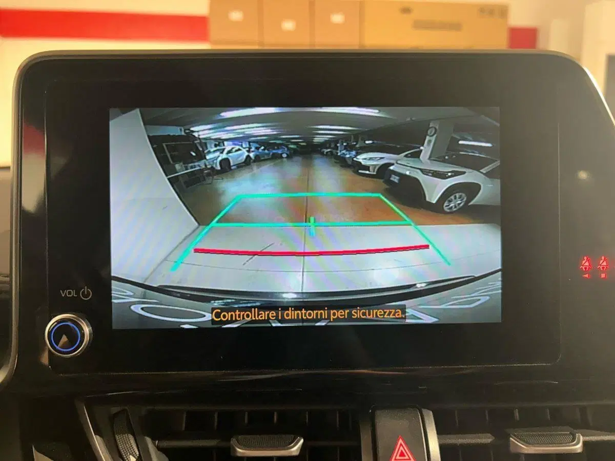 Toyota Toyota C-HR usata a Lecco (15)