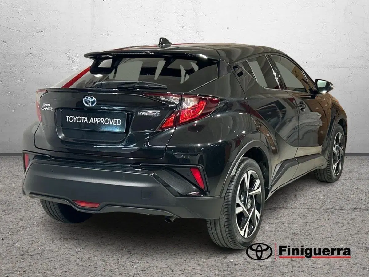 Toyota Toyota C-HR usata a Lecco (5)