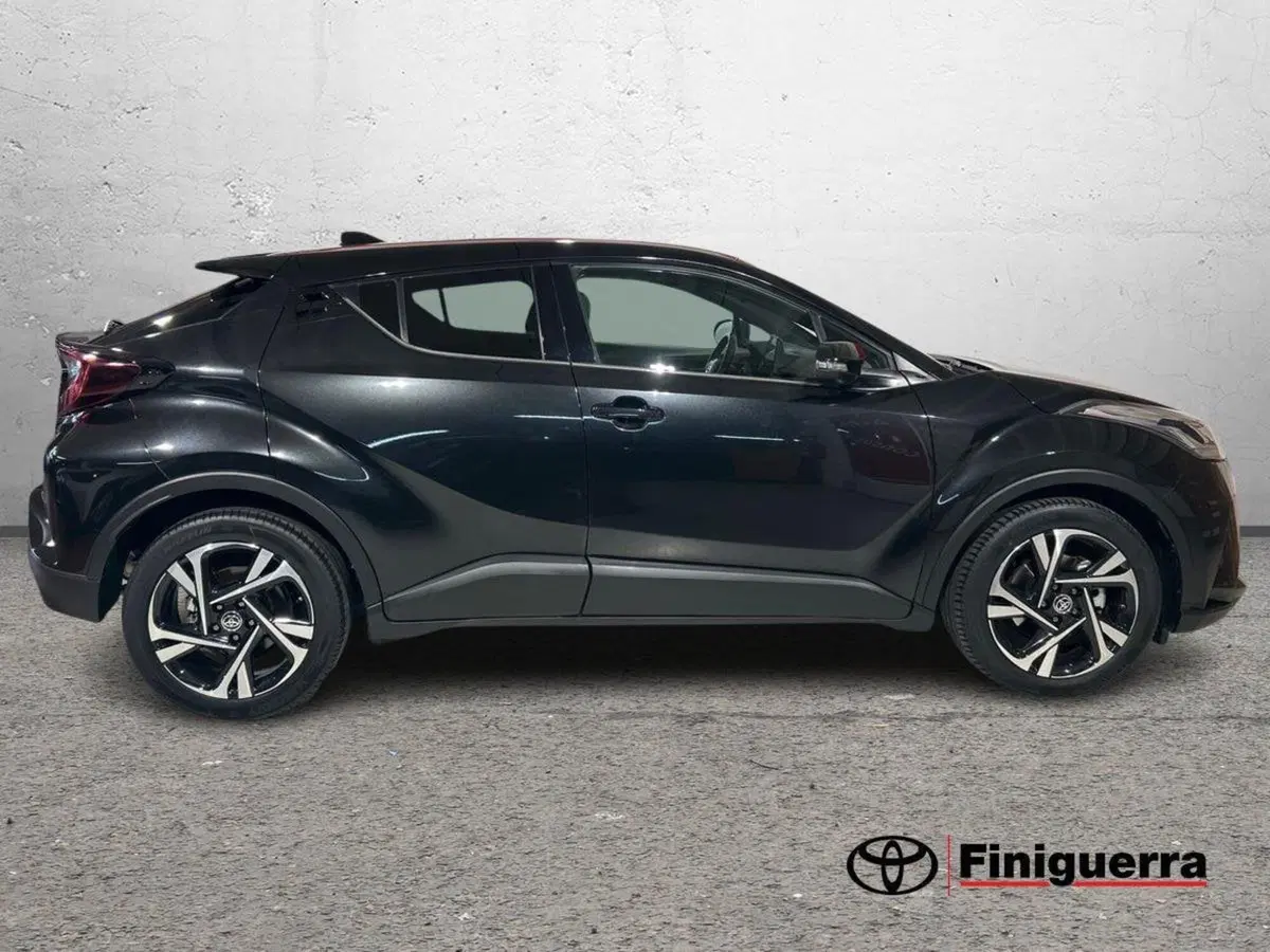 Toyota Toyota C-HR usata a Lecco (6)