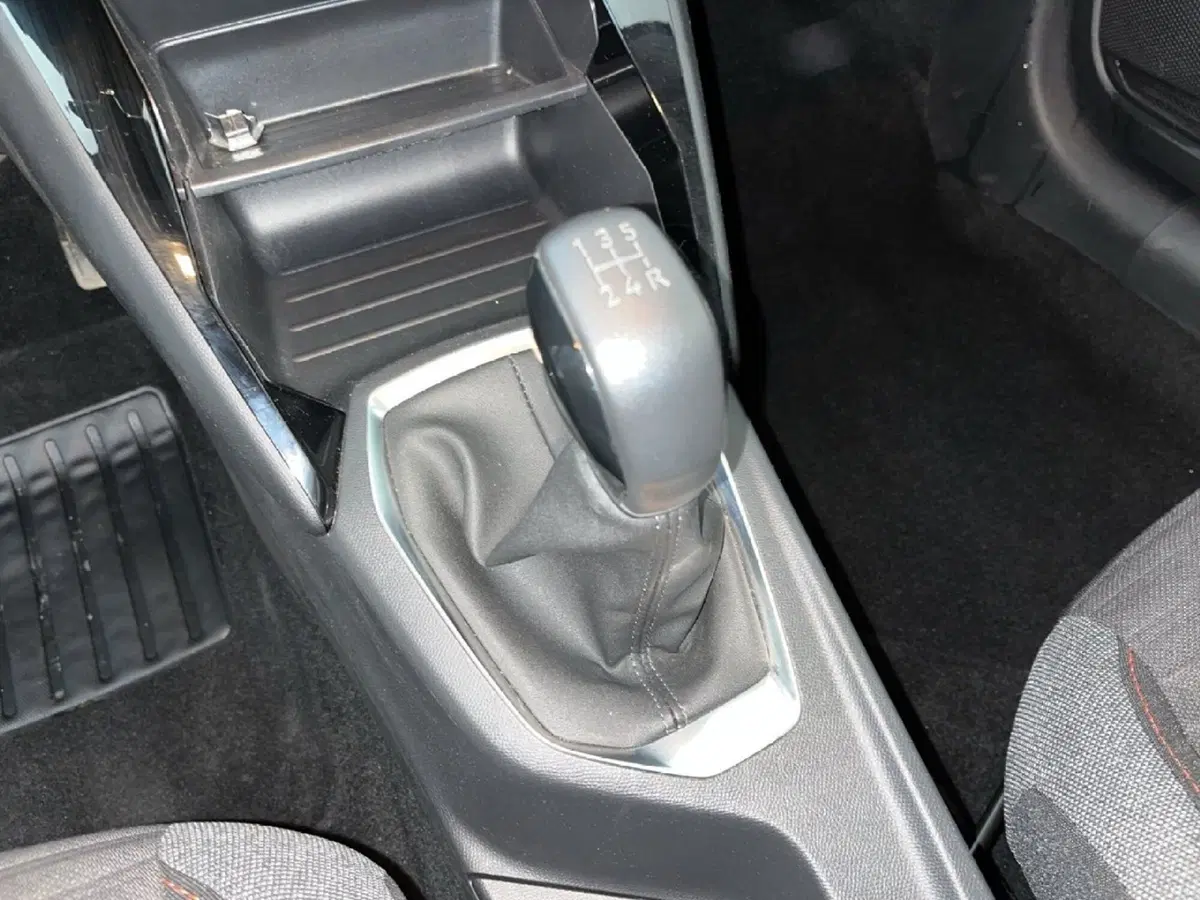 Peugeot 208 usata a Torino (13)