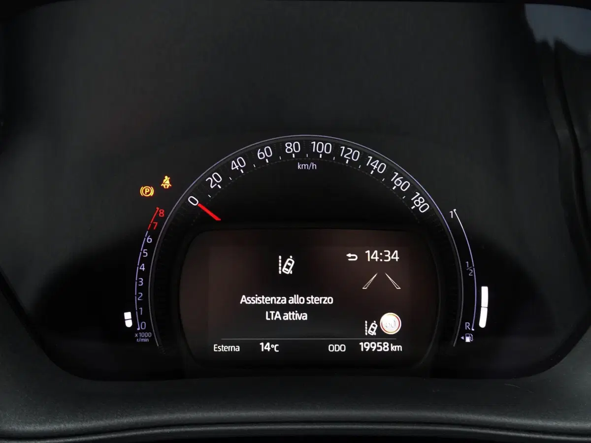 Toyota Aygo X usata a Treviso (12)