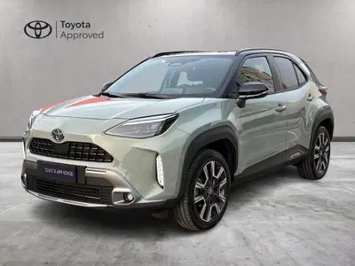 Toyota Yaris Cross Premiere awd-i 130cv e-cvt del 2024 usata a San Fior